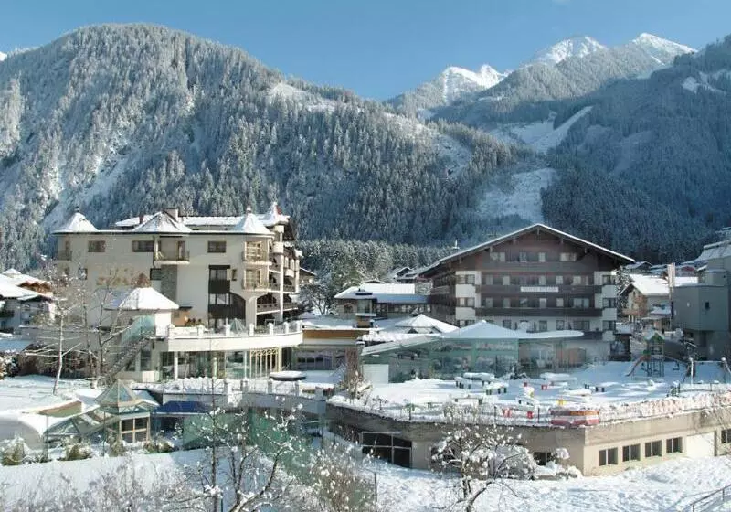 호텔 Strass   Sport & Spa