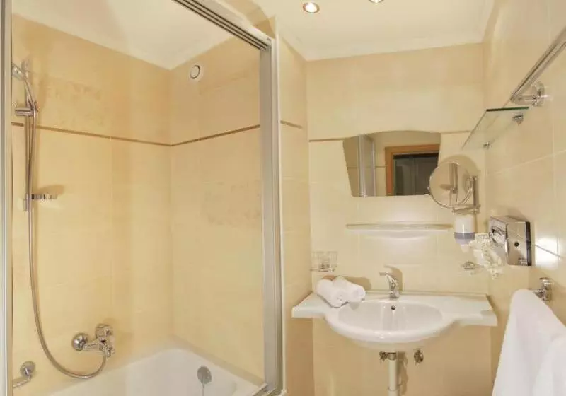 호텔 Strass   Sport & Spa