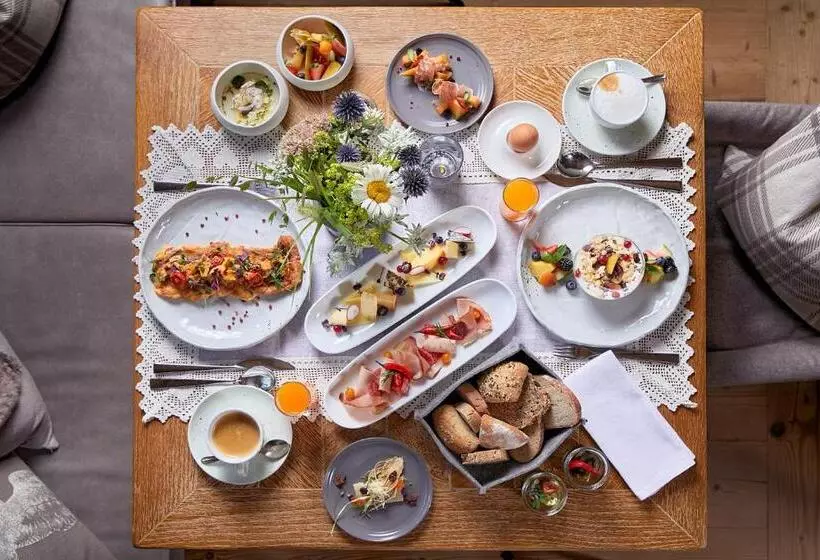 Отель Gramai Alm Alpengenuss & Natur Spa