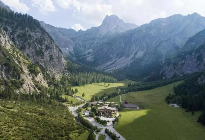 Отель Gramai Alm Alpengenuss & Natur Spa
