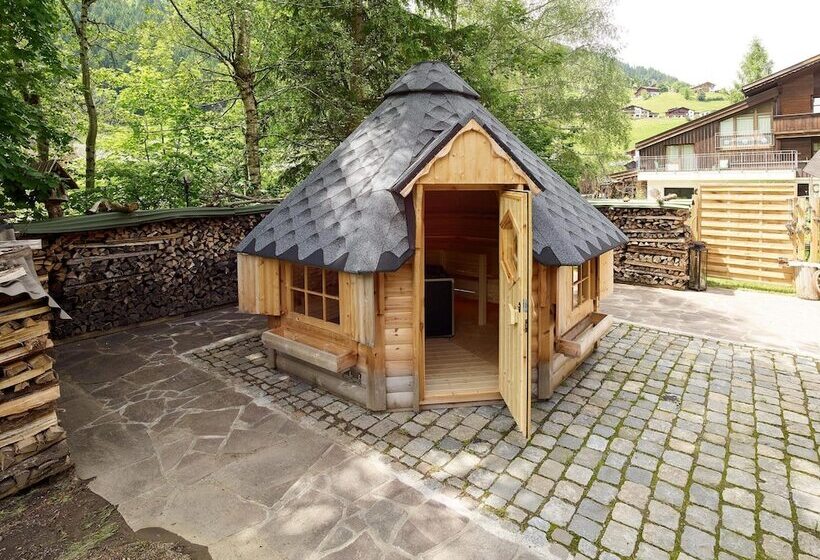 هتل Monika & Montafon Chalets