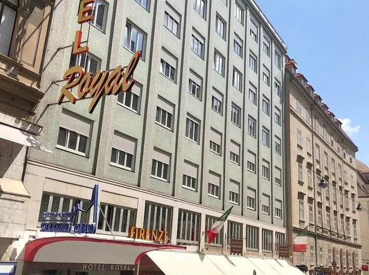 호텔 Royal