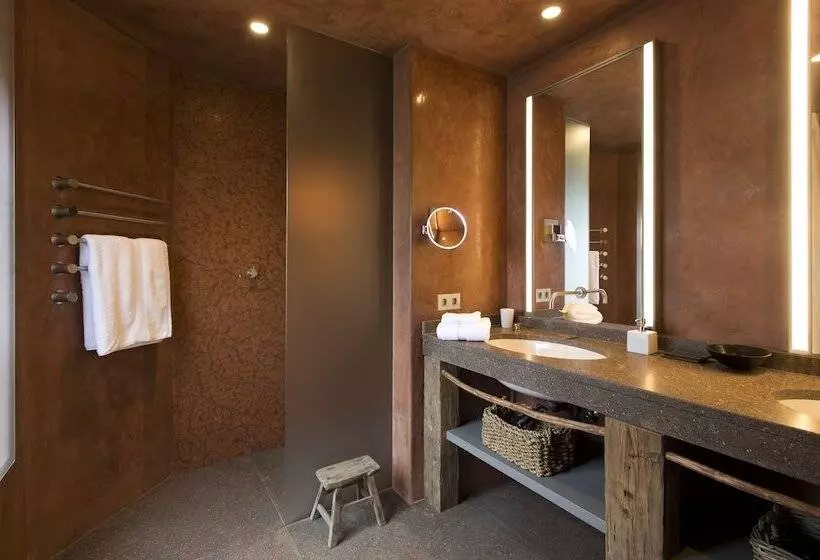 هتل Townhouse Weisses Kreuz