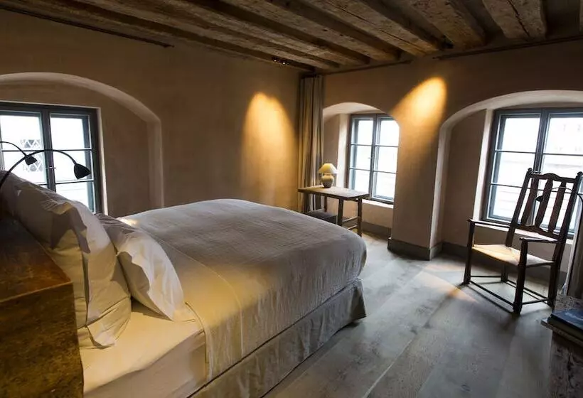 هتل Townhouse Weisses Kreuz