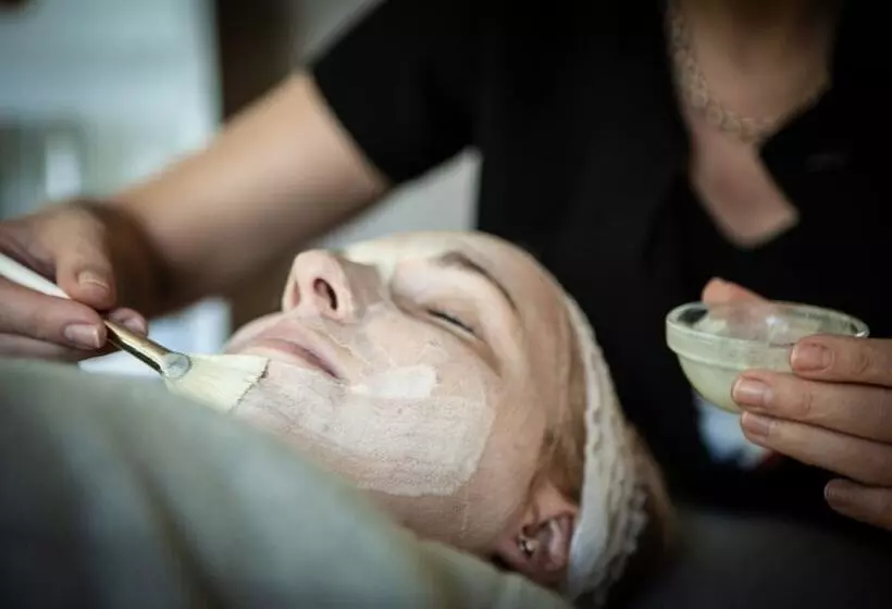 ホテル Walliserhof