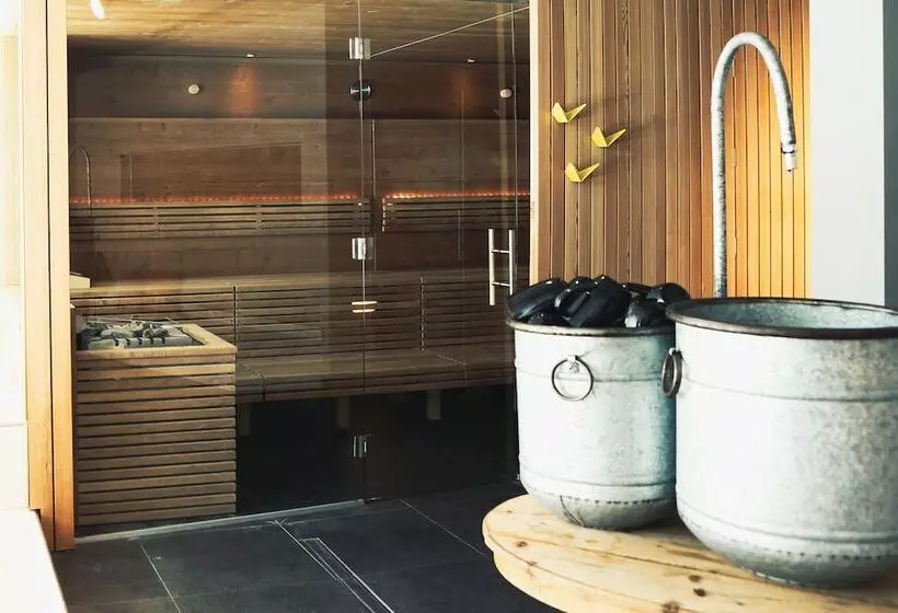 ホテル Walliserhof