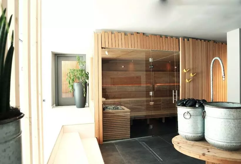 ホテル Walliserhof