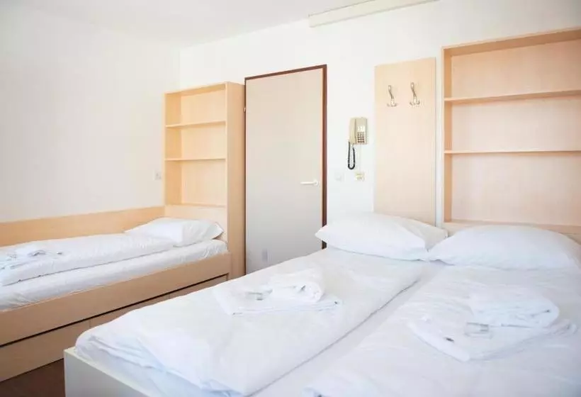 مسافرخانه Mynext Riverside Hotel Salzburg