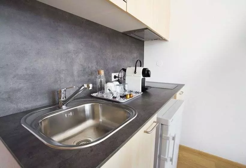 مسافرخانه Mynext Riverside Hotel Salzburg