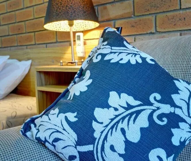 Tree Rose Motel Morwell