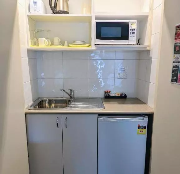 Homestead Motor Inn & Apartments