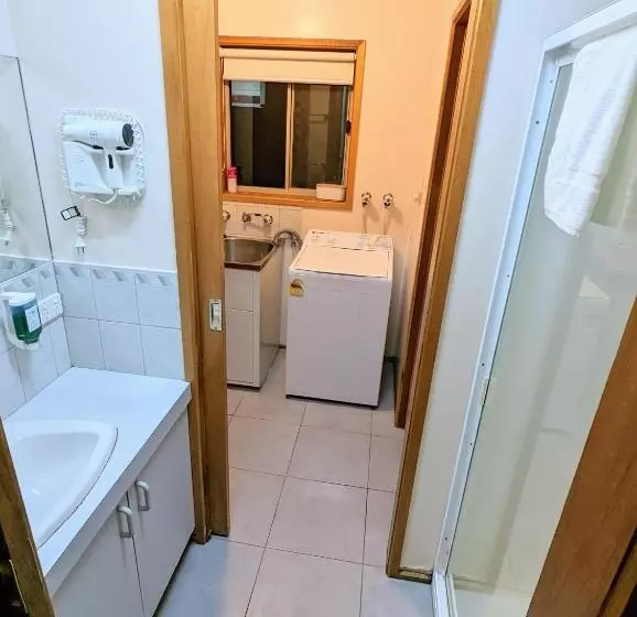 Homestead Motor Inn & Apartments