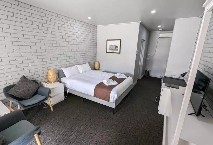 Homestead Motor Inn & Apartments