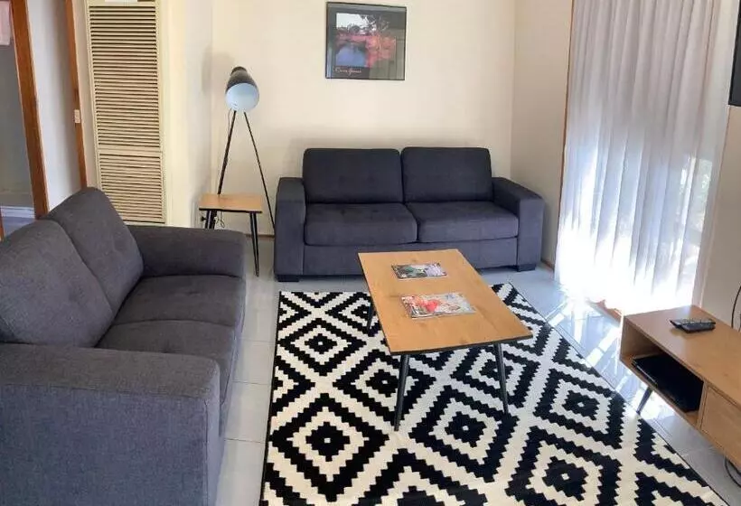 Homestead Motor Inn & Apartments