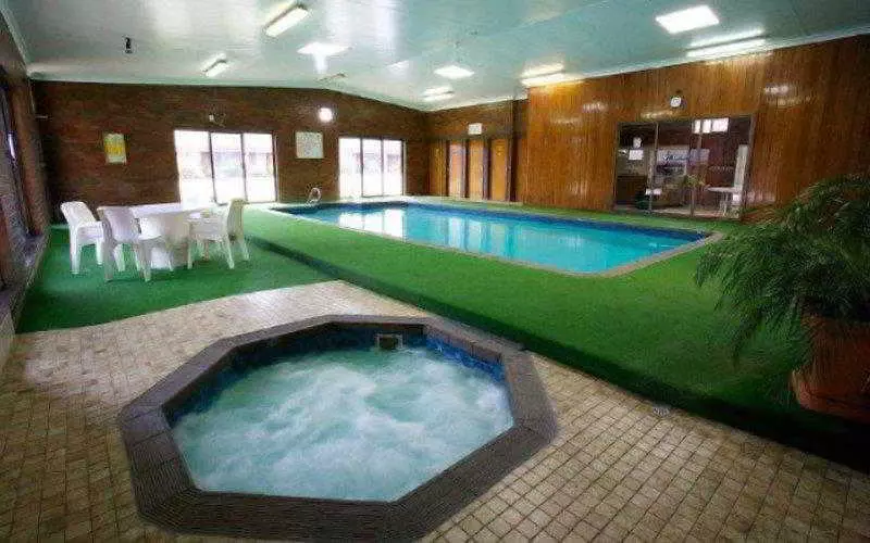 Отель Golden Grain Motor Inn