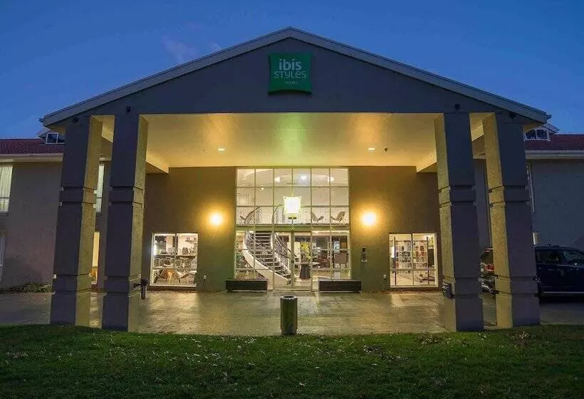 Hotel Ibis Styles Canberra