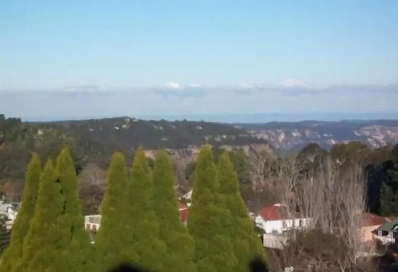 בית מלון כפרי Katoomba Mountain Lodge