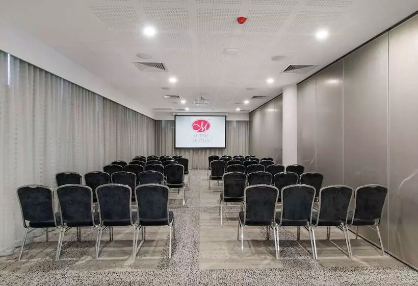 Metro Hotel Perth