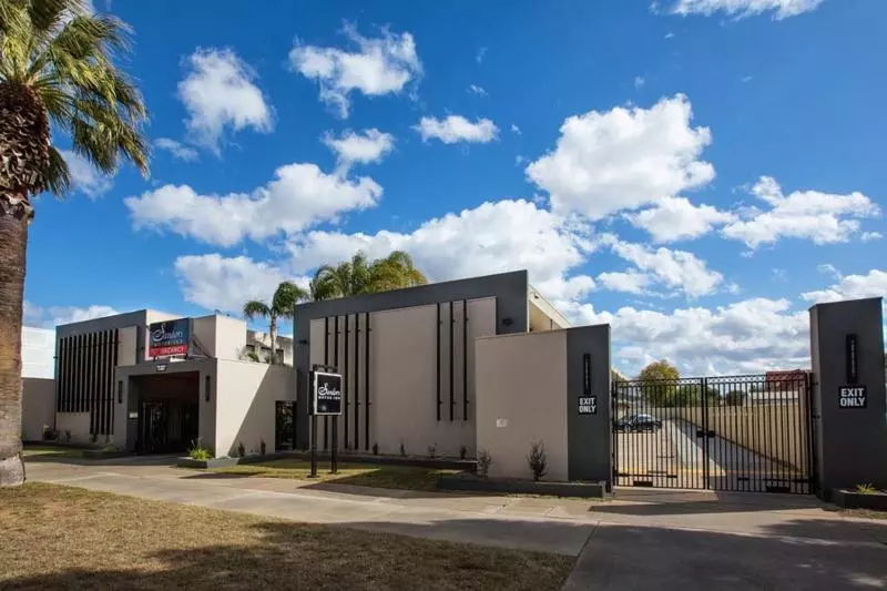 בית מלון כפרי Sandors Motor Inn