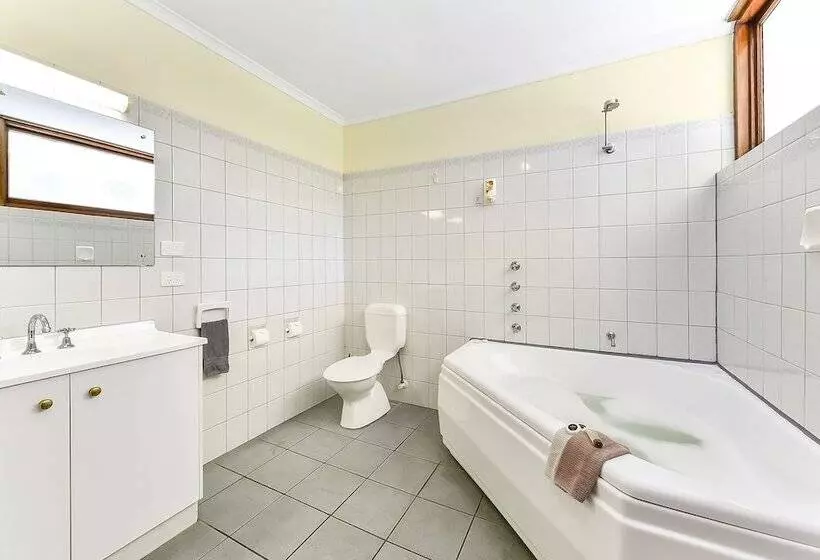 호텔 William Macintosh Motor Lodge