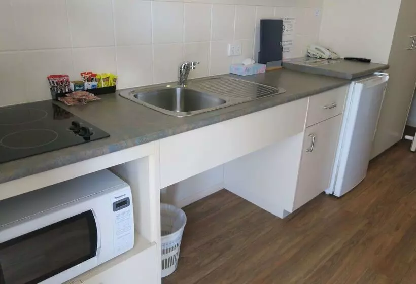 Motel Caboolture Central Motor Inn, Sure Stay Collection By Bw