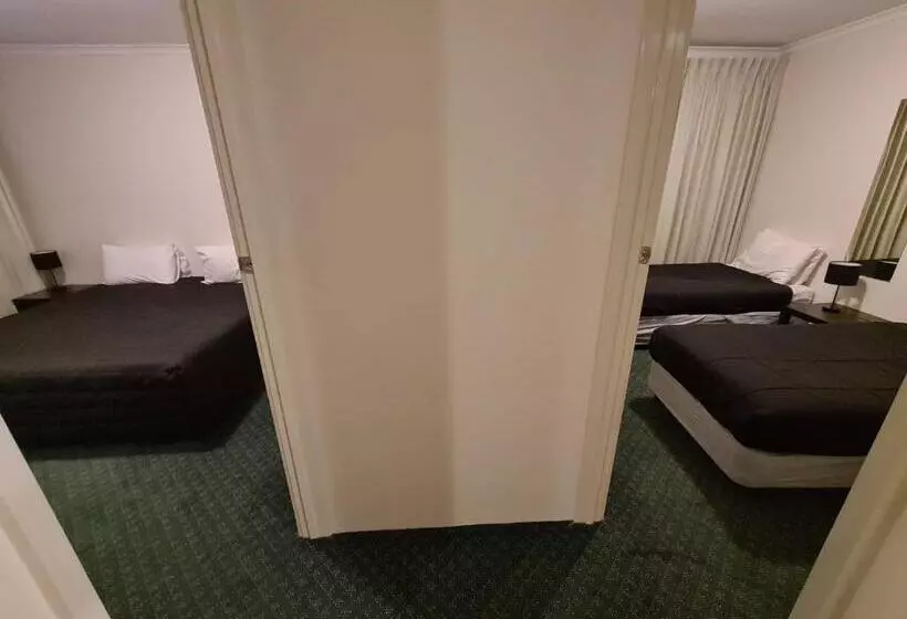 فندق على الطريق Cottonwood Motor Inn