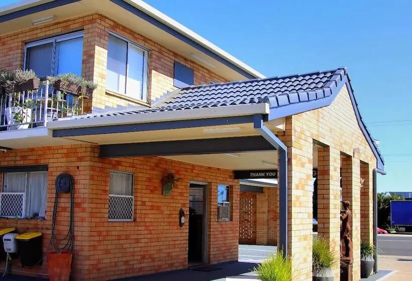 Squatters Homestead Motel