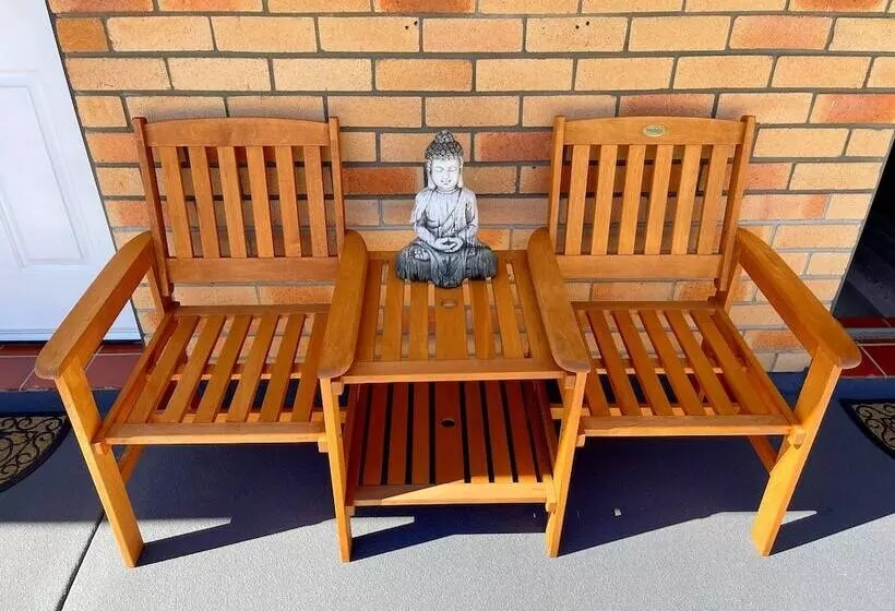 Squatters Homestead Motel