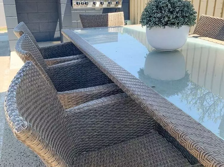 Squatters Homestead Motel