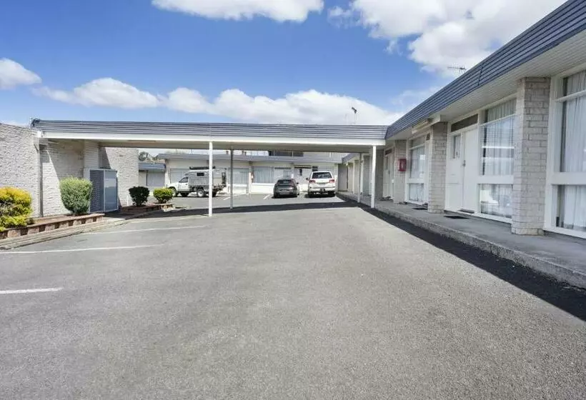 Top Of The Town Hotel Motel