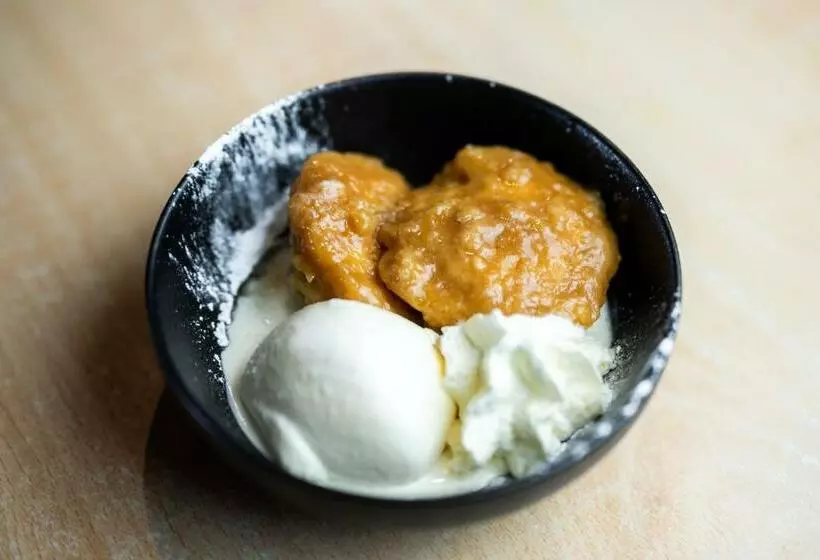 Top Of The Town Hotel Motel