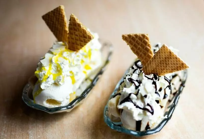 Top Of The Town Hotel Motel