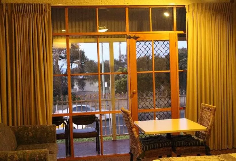 Bayview Motel Rosebud/rye