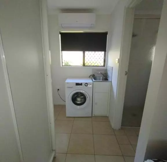 Cascade Motel In Townsville