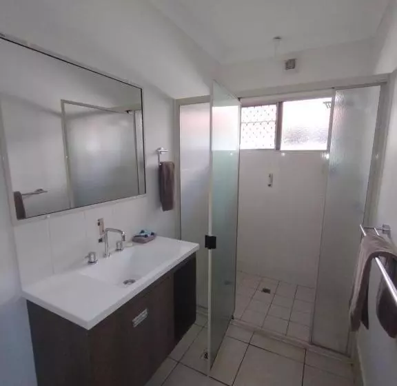 Cascade Motel In Townsville