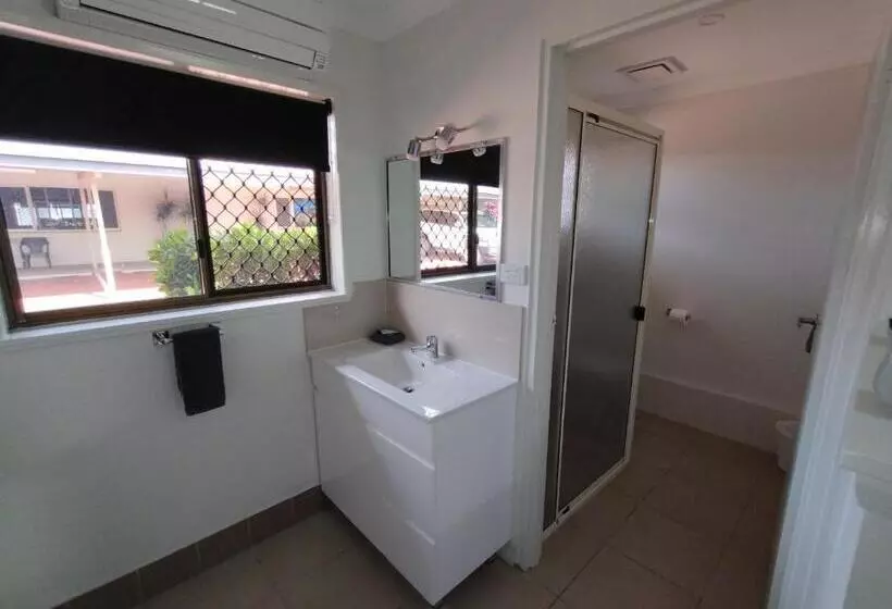 Cascade Motel In Townsville