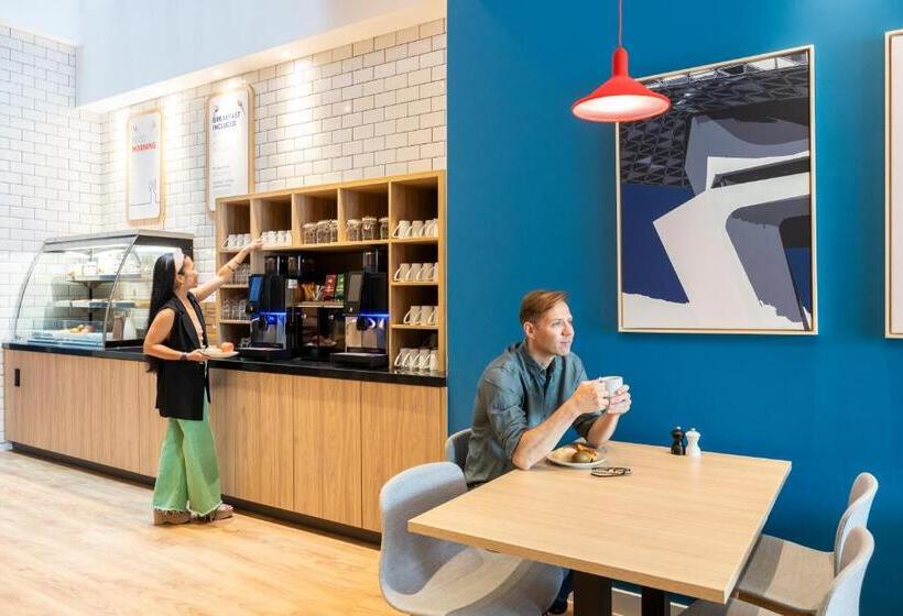 Holiday Inn Express Antwerp - City Centre, an IHG Hotel