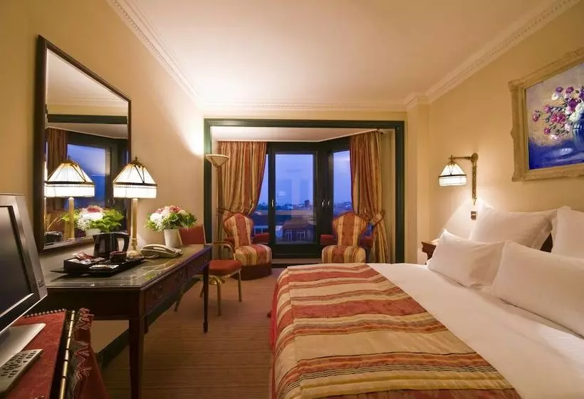 هتل Barsey By Warwick