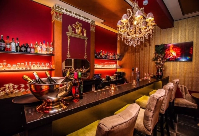 Boutique Hotel De Castillion Small Elegant Family