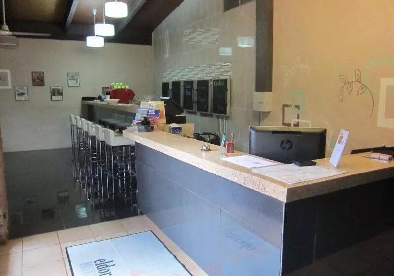 ホテル Eldorado Motor Inn