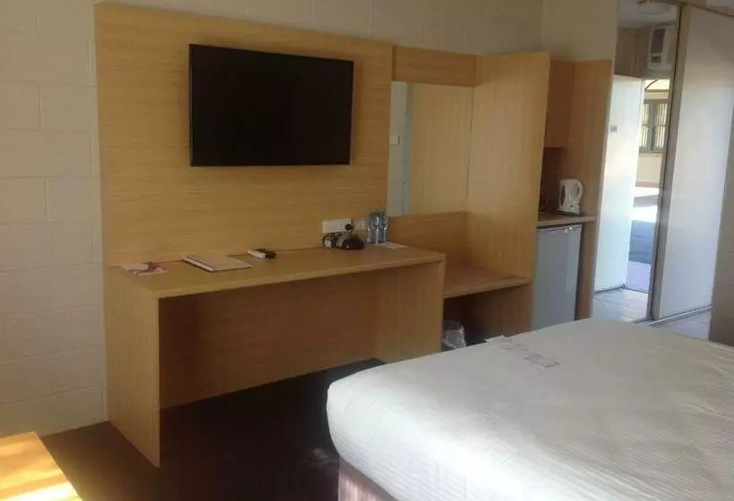 Отель Foreshore Motor Inn