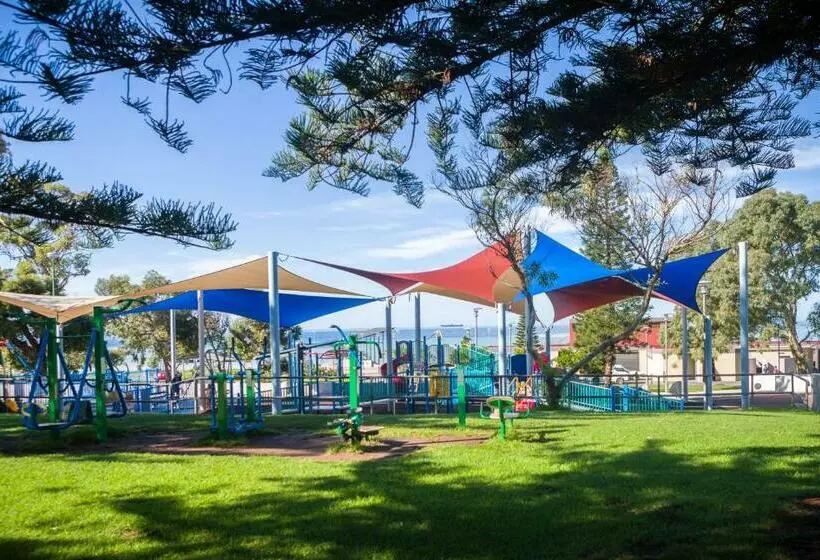 Отель Foreshore Motor Inn