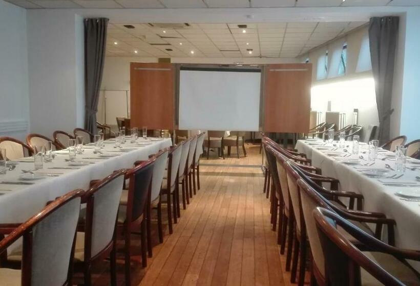 هتل Golden Anchor