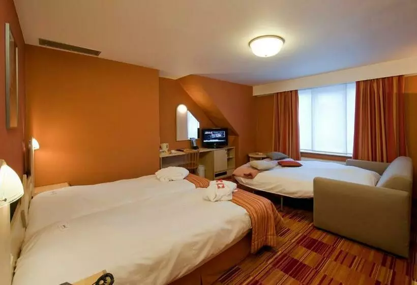 בית מלון כפרי Golden Anchor