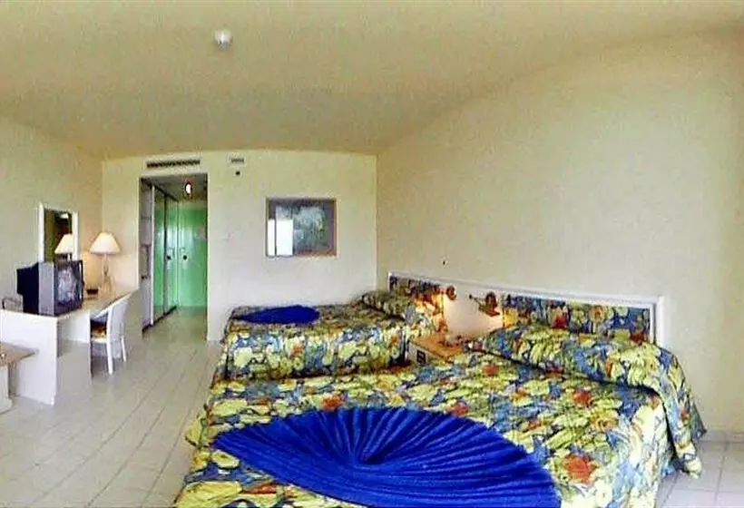 호텔 Grand Royal Antiguan Beach Resort