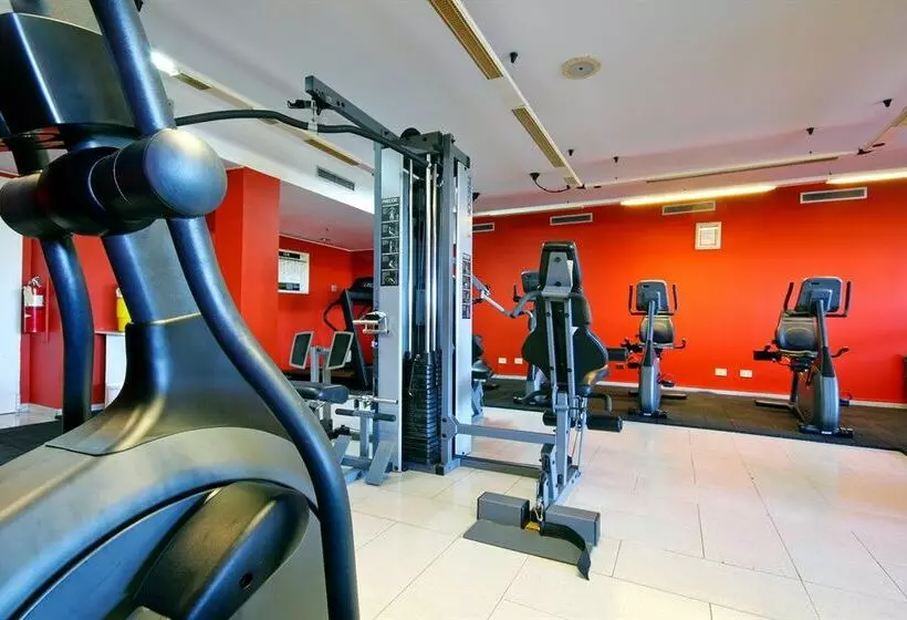 호텔 Grand Royal Antiguan Beach Resort