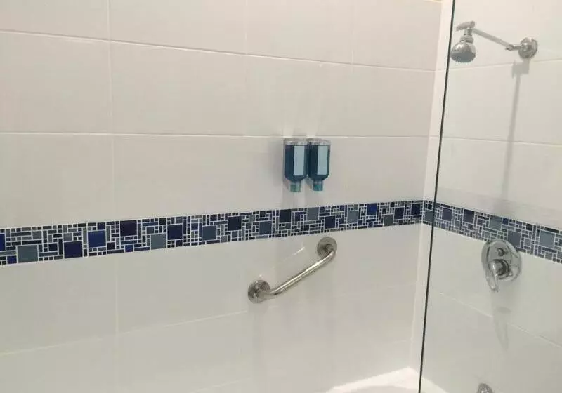 Отель Madison Plaza Townsville