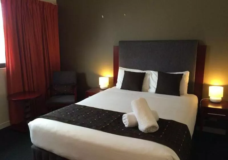 Отель Madison Plaza Townsville