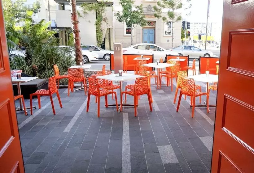 Отель Madison Plaza Townsville