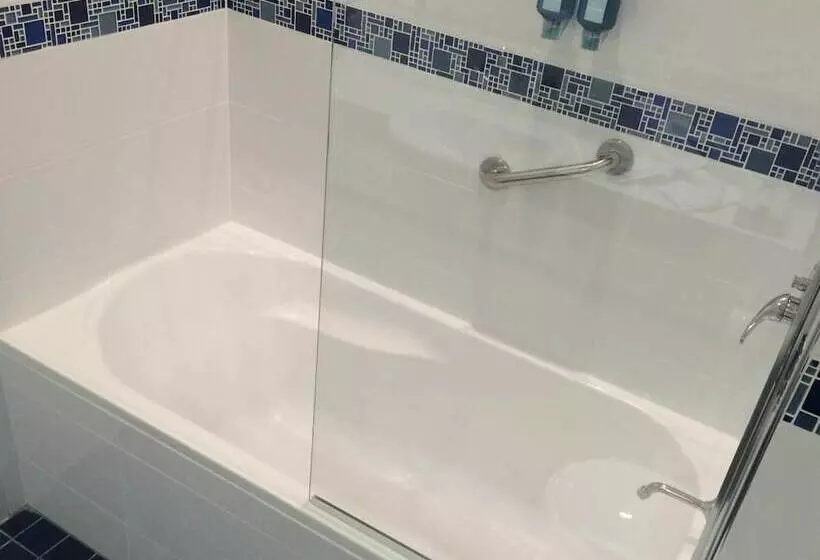 Отель Madison Plaza Townsville